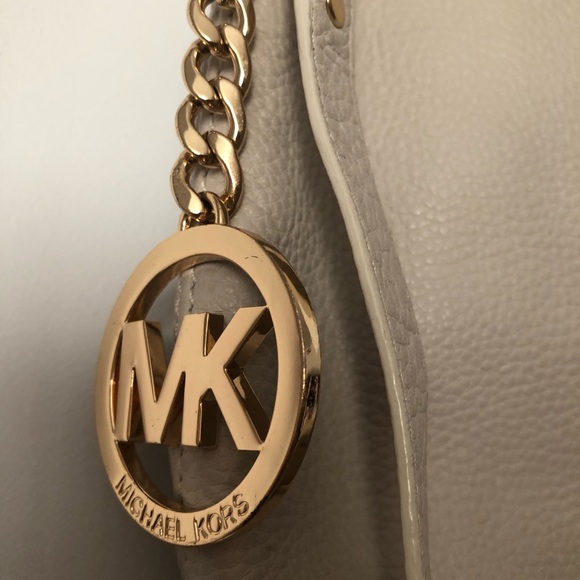 Michael Kors crossbody purse. Leather. Like new. - Picture 3 of 4
